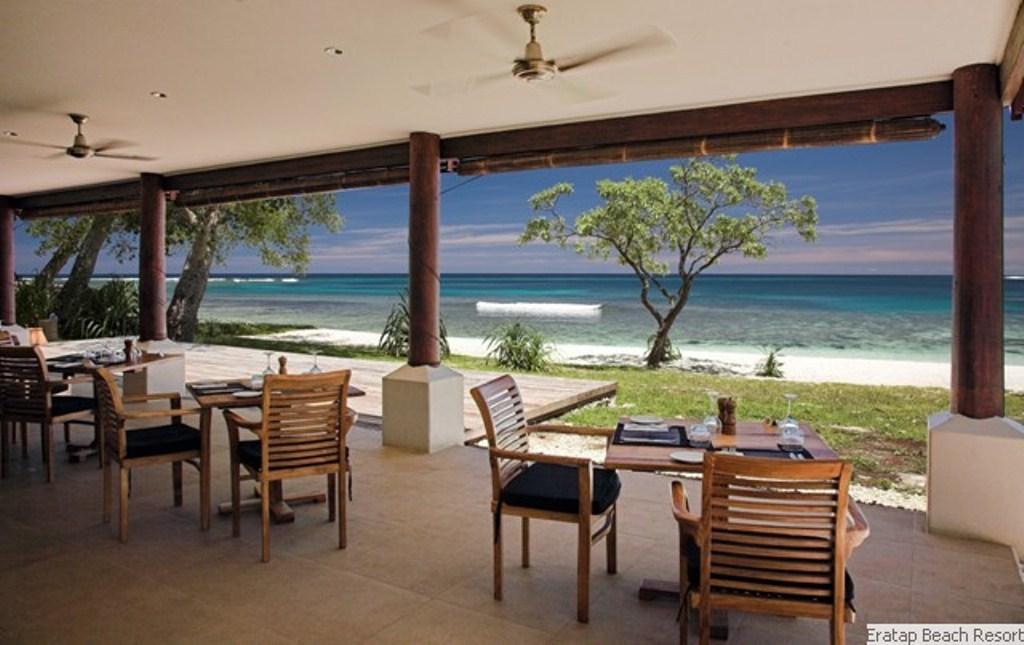 Eratap Beach Resort ポートビラ エクステリア 写真